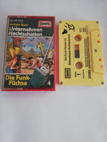 Die Funk Füchse Folge 4 Unternehmen Nachtschatten 5-fach Silber geschraubt Gelb 515774.9 Europa (Seite 1 der MC beschrieben)